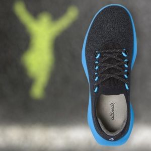 ALLBIRDS Women’s LIMITED EDITION: Black (Buoyant Blue Sole) Wool Dasher Mizzle
